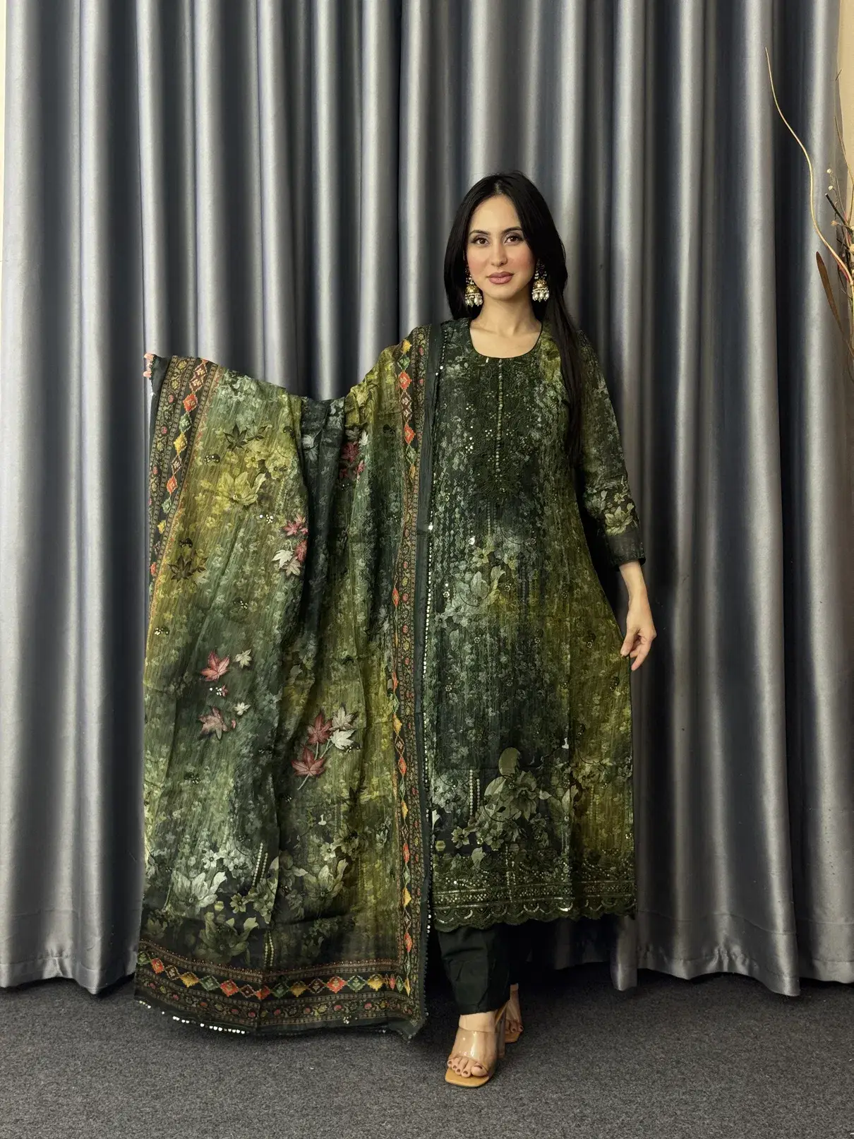 Roya 3 Pcs Unstitched Dress